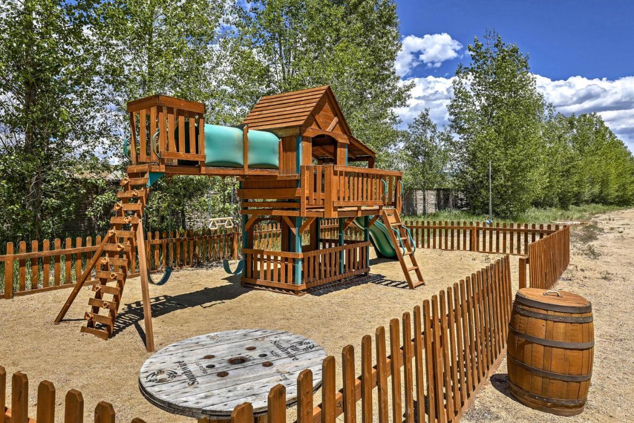 Riverfront Cabin About 4 Mi To Granby Ranch! Exterior photo